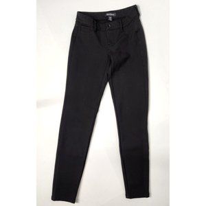 White House | Black Market - Skinny Leg Stretch Jeans - NWOT - Size XXS R